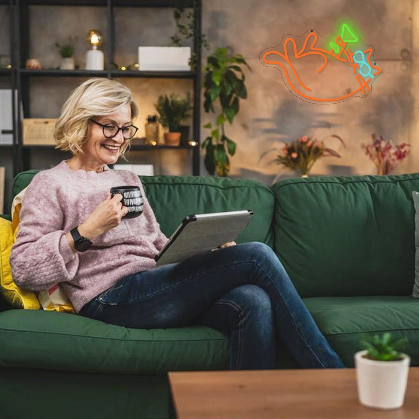 Cat Martini Neon Sign for Wall Decor Bar Neon Light Red Cat with Glasses Drink Beer LED Sign Dimmiable LED Neon Light Sign for Bar Kidsroom Business Bedroom Game Room