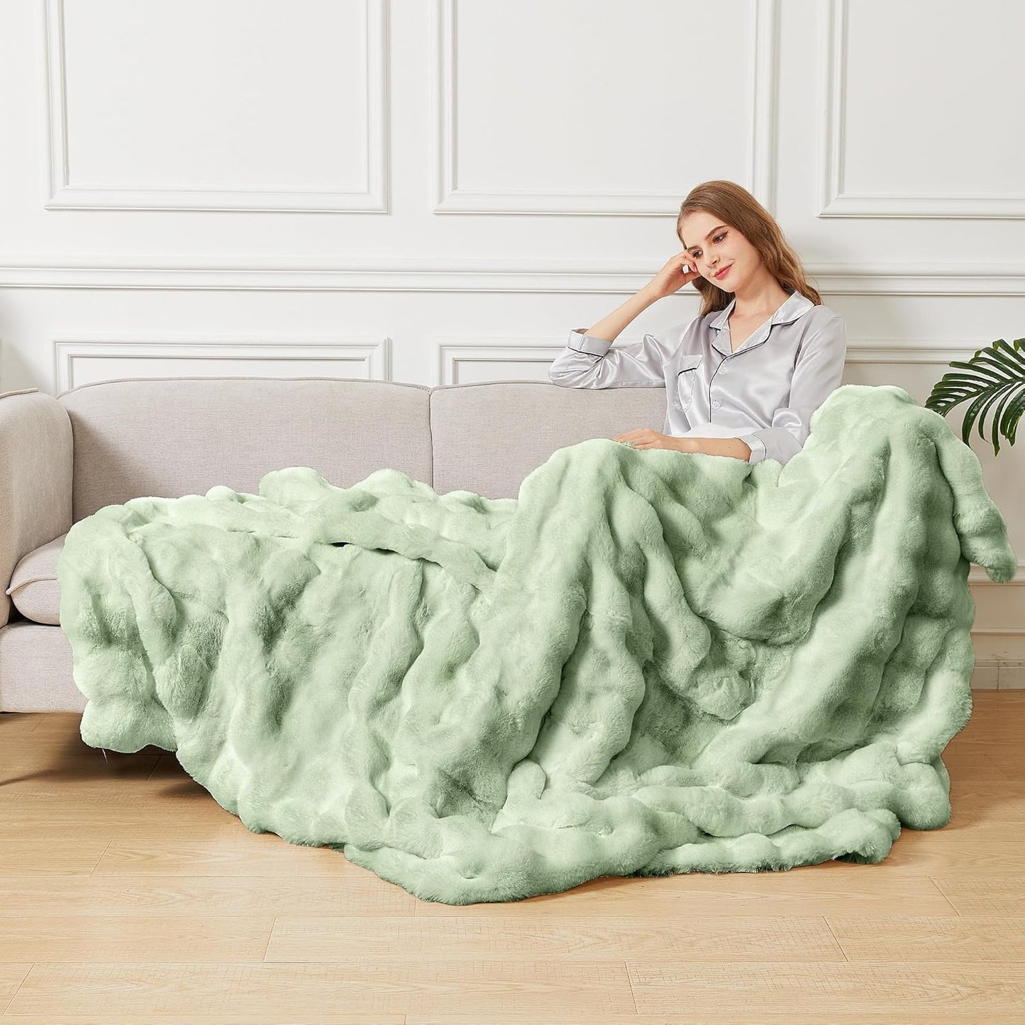 Sage Green Fluffy Comfy Blanket for Couch Living Room 50x60 Faux Fur Throw Blanket for Bed Soft Furry Cozy Best Housewarming Home Decor Gifts 860 GSM