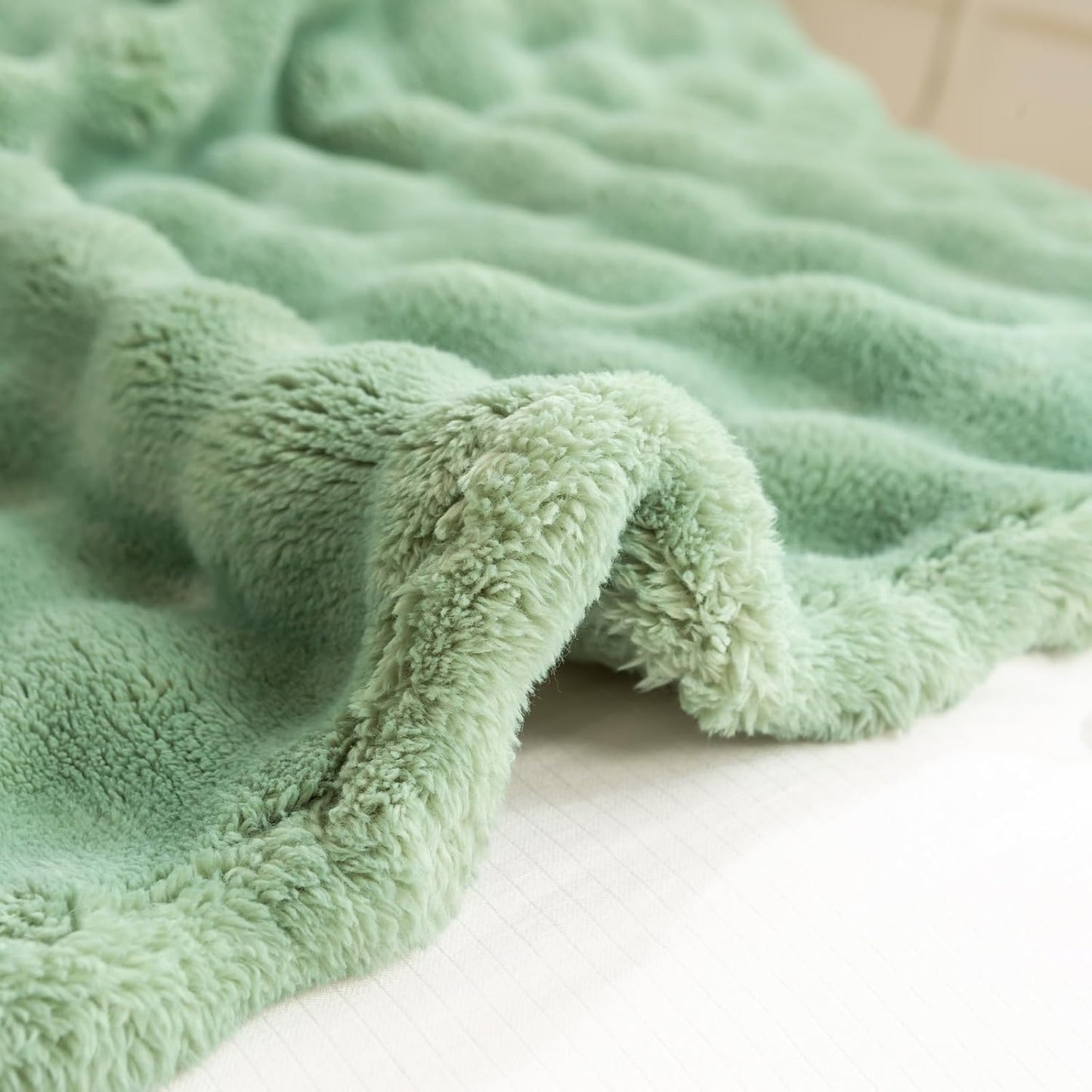 YUSOKI Luxury 3D Bubble Throw Blanket 5lb,All Ages,Home Decoration, (Sage Green,90 * 90inches)