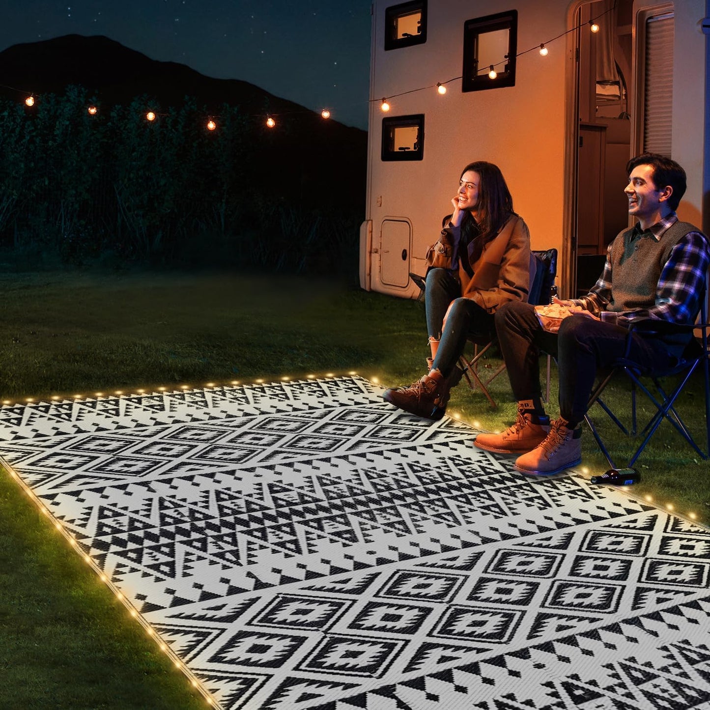 8x10ft Waterproof Outdoor Rug with LED Lights, Bohemia Reversible Plastic Straw Mat for Patio RV Camping Picnic Balcony Beach Deck Indoor Outdoor Carpet, Black&White