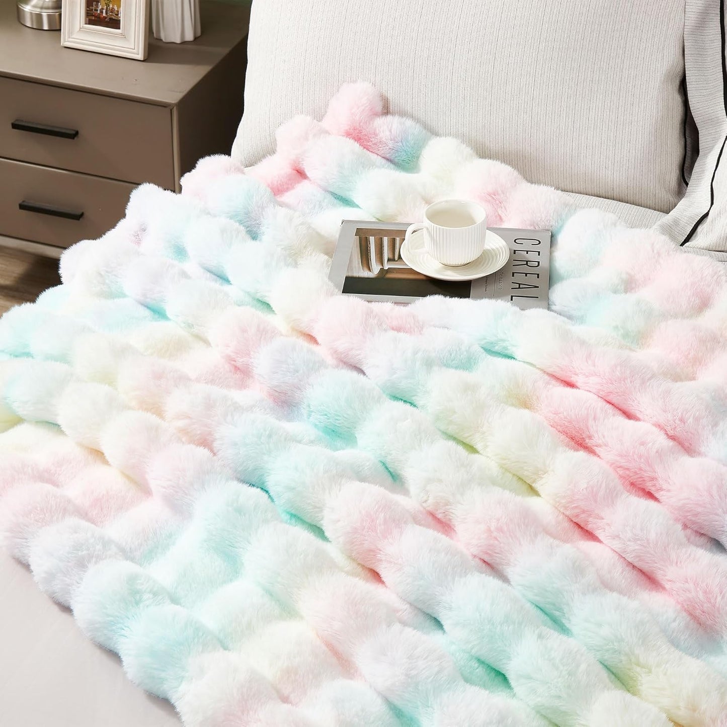 DREAMNINE Oversized Colorful Soft Thick Bubble Faux Fur Throw Blanket Twin Size 60" x 70", Luxury Big Fuzzy Bed Blankets,Warm Cozy Furry Blanket for Winter,Cute Lovely Blankets for Girl Women,Rainbow