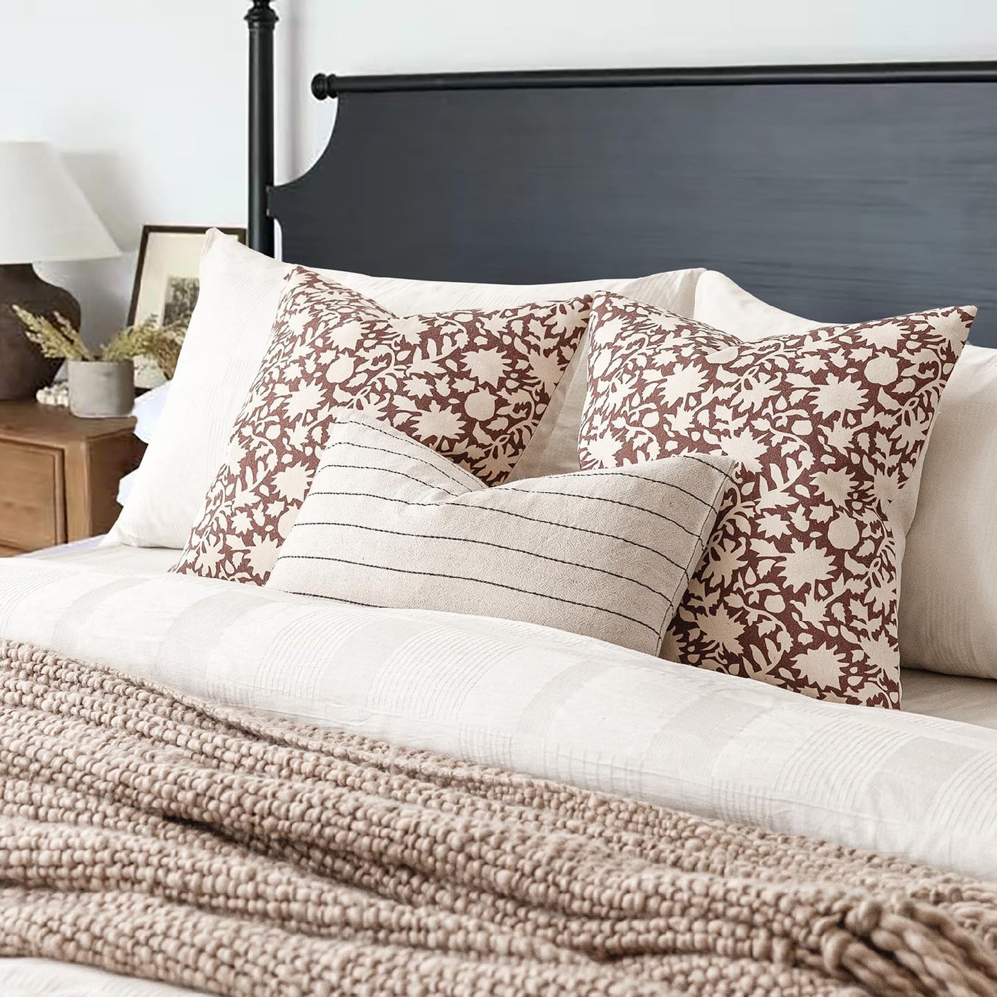 Foindtower Set of 2 Decorative Neutral Floral Throw Pillow Covers Accent Farmhouse Cushion Covers Boho Lumbar Pillowcase for Couch Sofa Bedroom Living Room Home Decor Outdoor,12×20 Inch,Wine Red