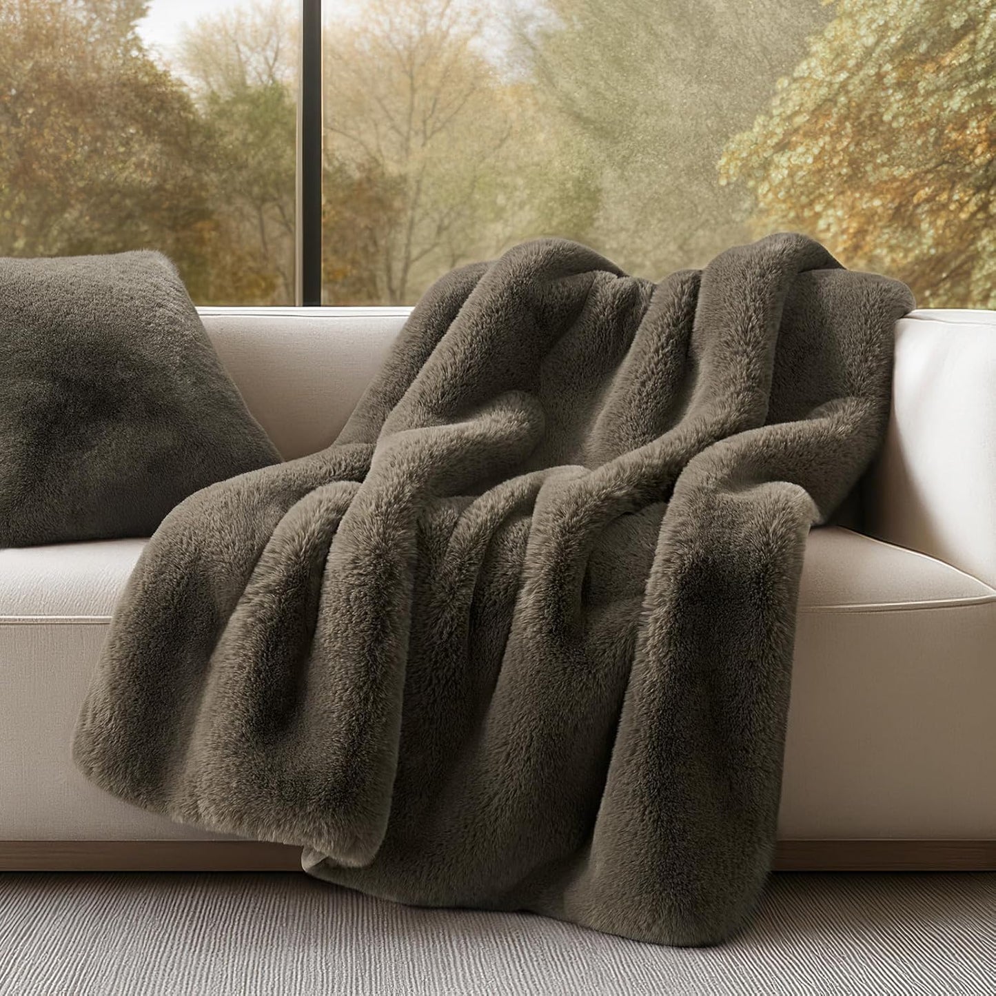 Luxury Soft Faux Chinchilla Fur Throw Blanket for Couch, Warm Thick Heavy Winter Throw Blanket 1220GSM for Bed, Fluffy Cozy Mink Blanket with Reversible Velvet, Smoky Sable, 60"x80"