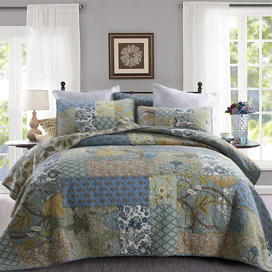 Yvooxny California King Quilt Set - Bohemian Farmhouse Patchwork Floral Pattern, Reversible Green, 110 x 118 Inch Quilt + 2 Pillowcases