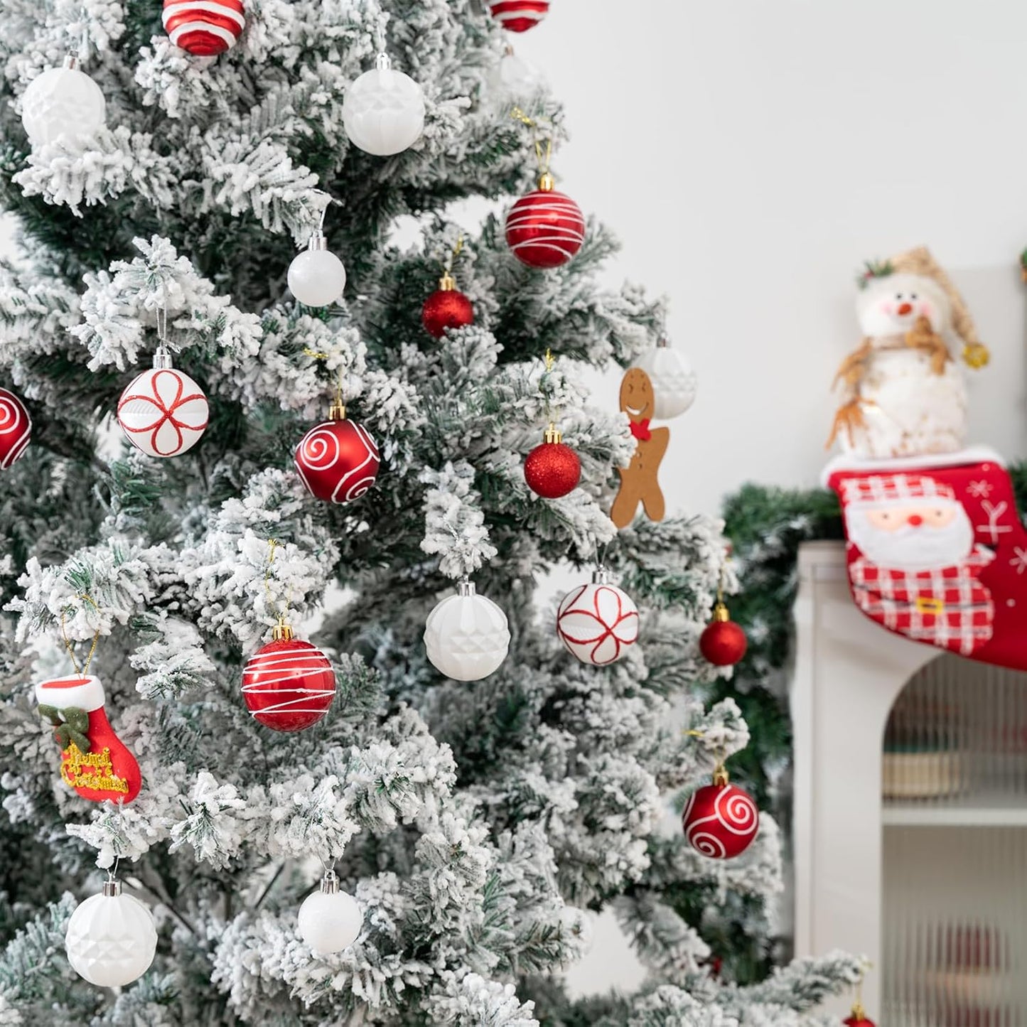 100Pcs Christmas Balls Ornaments Set, Shatterproof Christmas Decorations with Hand-held Gift Package for Xmas Tree/Holiday/Wedding/Holiday/Party Decor (Red & White)