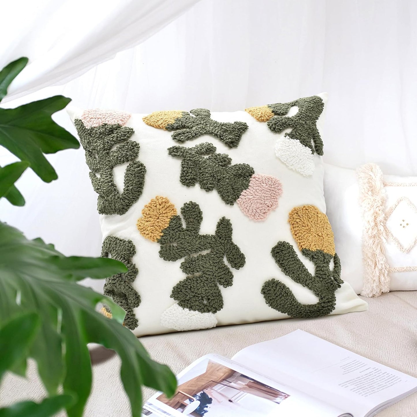 Boho Pillow Covers 18X18 Inch Boho Tufted Throw Pillow Covers Decorative Tassels Cushion Cover Farmhouse Pillow Case for Couch Sofa Bed Living Room Bedroom, Pink Floral