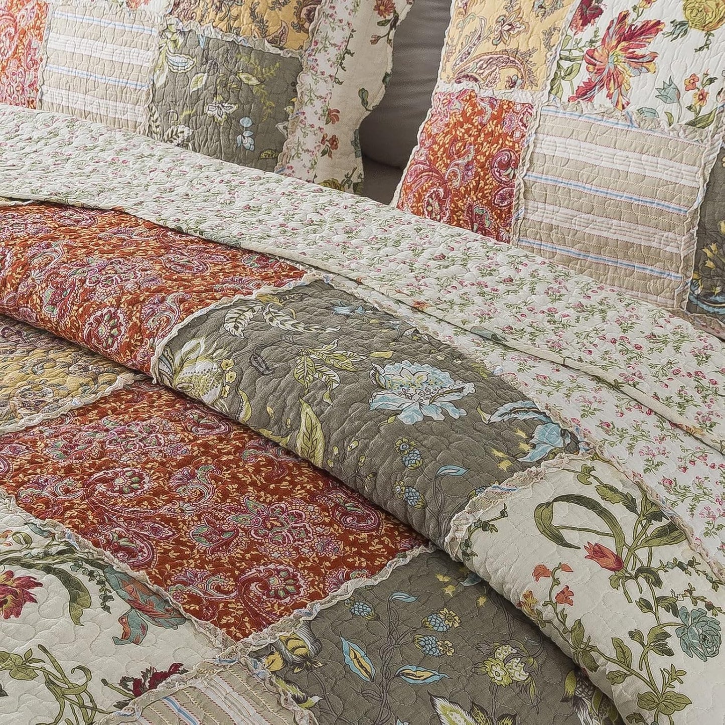 NEWLAKE Cotton Patchwork Bedspread, 3-Piece Bedding Quilt Set with Real Stitched Embroidery, Reversible Matelasse Bed Coverlet Set,Floral Paisley Grid with Lace,Queen Size