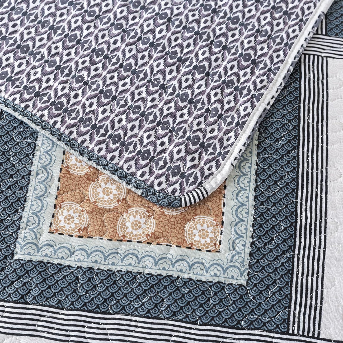 NEWLAKE Quilt Bedspread Sets - Bohemian Farmhouse Pattern Reversible Coverlet Set, King Size